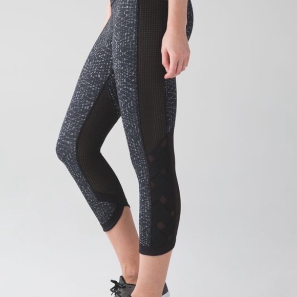 lululemon athletica Pants - Lululemon Var-city crops