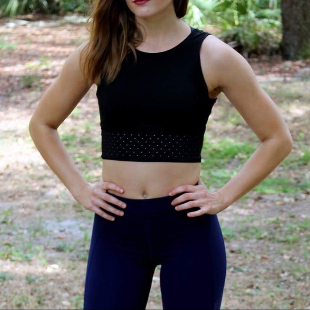 Lululemon black crop top