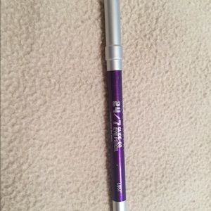 Urban Decay waterproof eyeliner in Lust