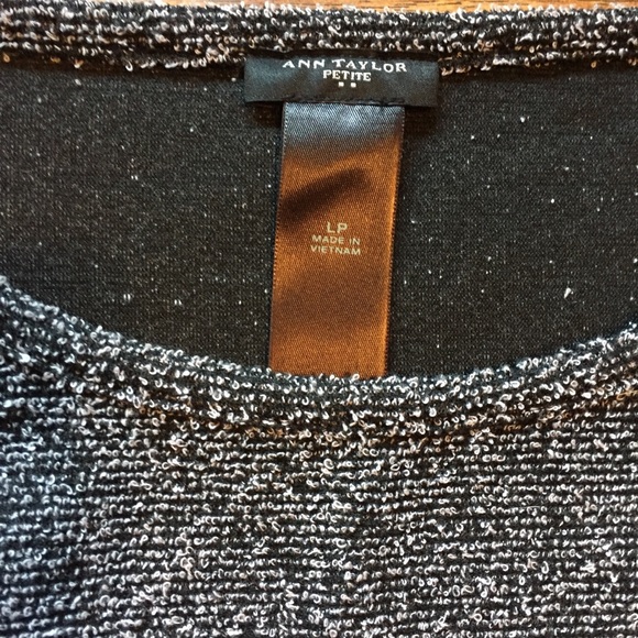 Ann Taylor Blouse - Picture 4 of 7