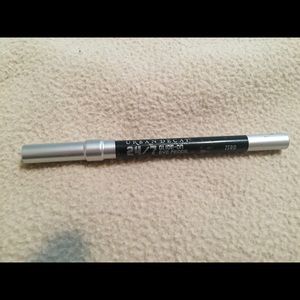 Urban Decay waterproof eyeliner in Zero.
