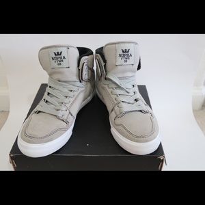 Women’s (5.5) Gray Supra Vaider