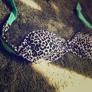 Strapless bathing suit top