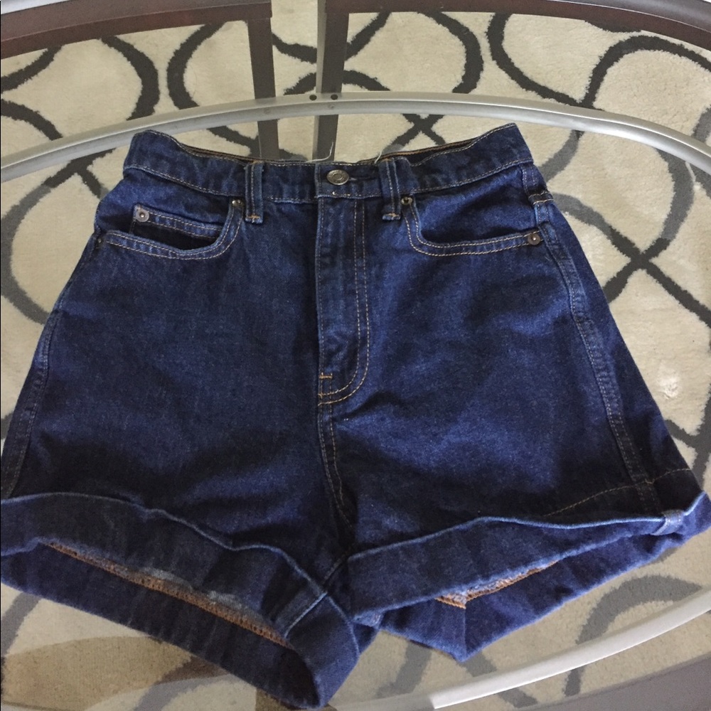 SOLD ON Ⓜ️‼️ Gap High Waisted Shorts