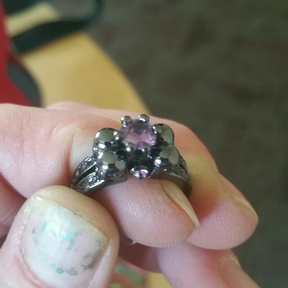 Women's skull ring