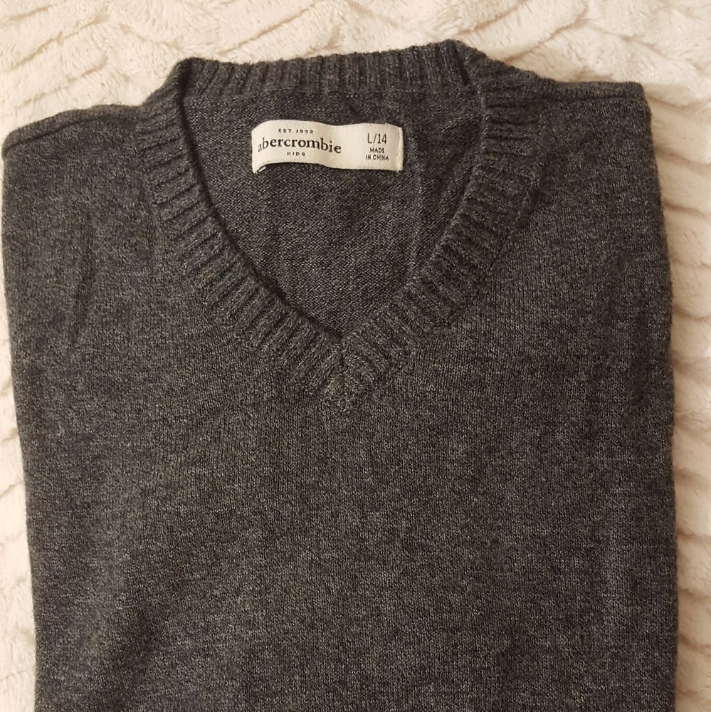 Abercrombie Kids boy gray V neck sweater