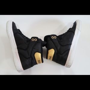 Women’s (5.5) Black/Gold Supra Vaider