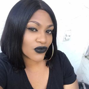 Meet your Posher, Lana