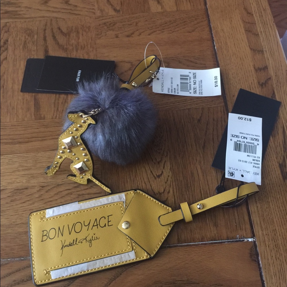 Purse poof with matching luggage tag.