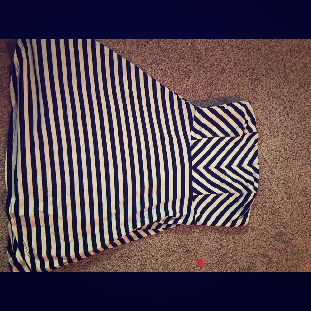 Black and white odd the shoulder striped dress