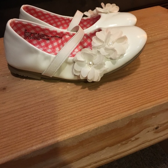 White ballerina flats - Picture 2 of 5