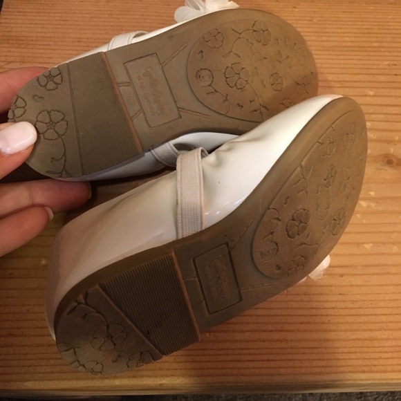 White ballerina flats - Picture 3 of 5