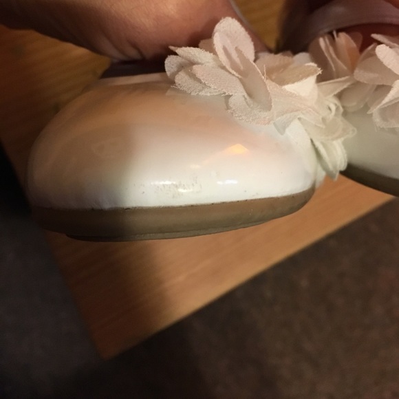 White ballerina flats - Picture 5 of 5