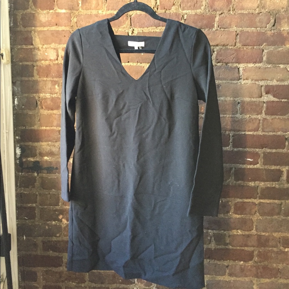 1. State long sleeve black shift dress.