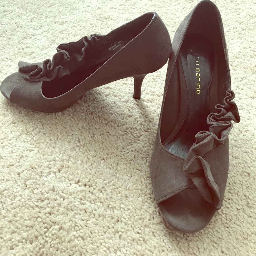 Ann Marino pumps