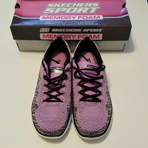 Skechers Sport 7.5 W sneakers. New With Box.