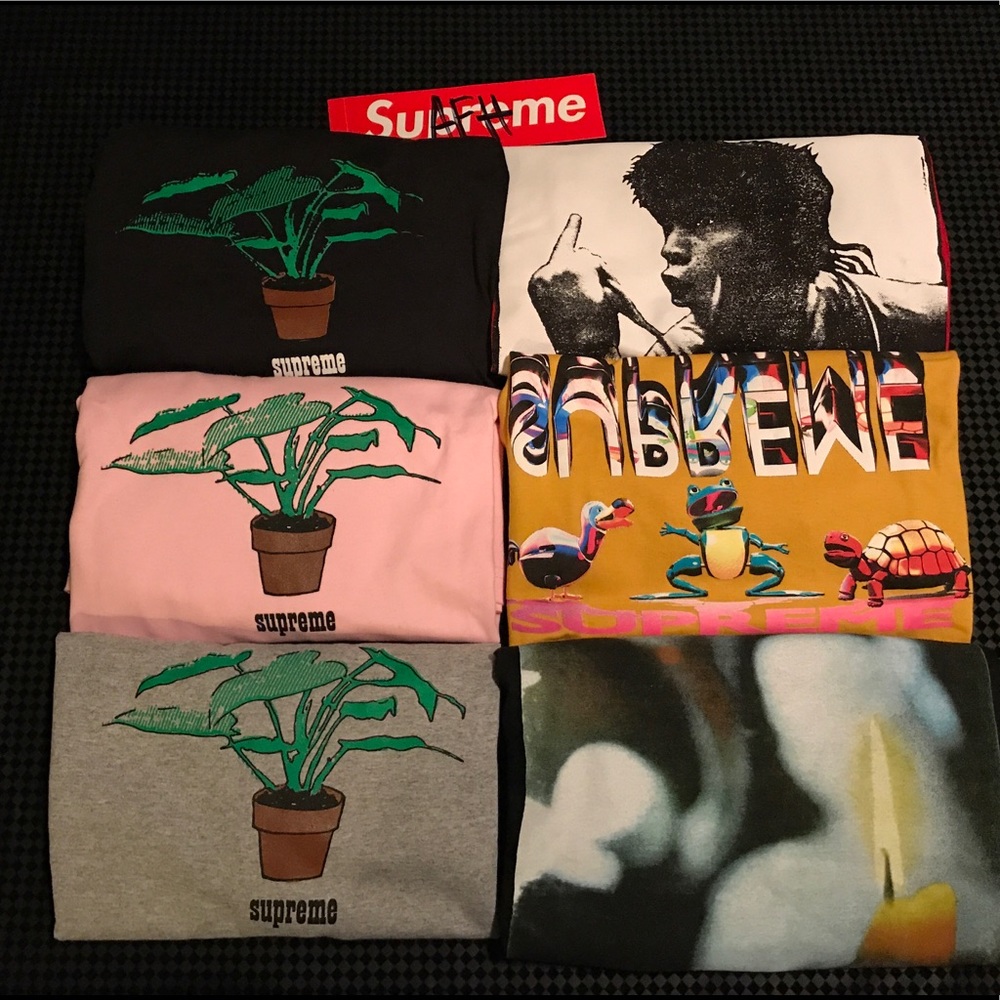 ⚡️CLEAROUT SALE- Supreme FW 17' Tee's⚡️