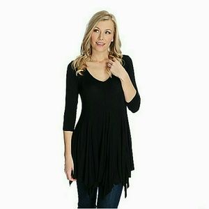 Black 3/4 sleeve Godet top