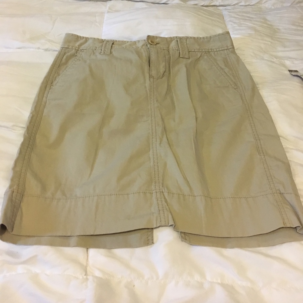 Gap khaki skirt