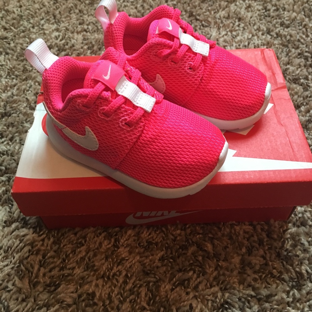 Nike Roshe - Pink - 4c