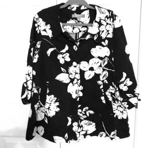 Black and white 3/4 sleeve suit coat