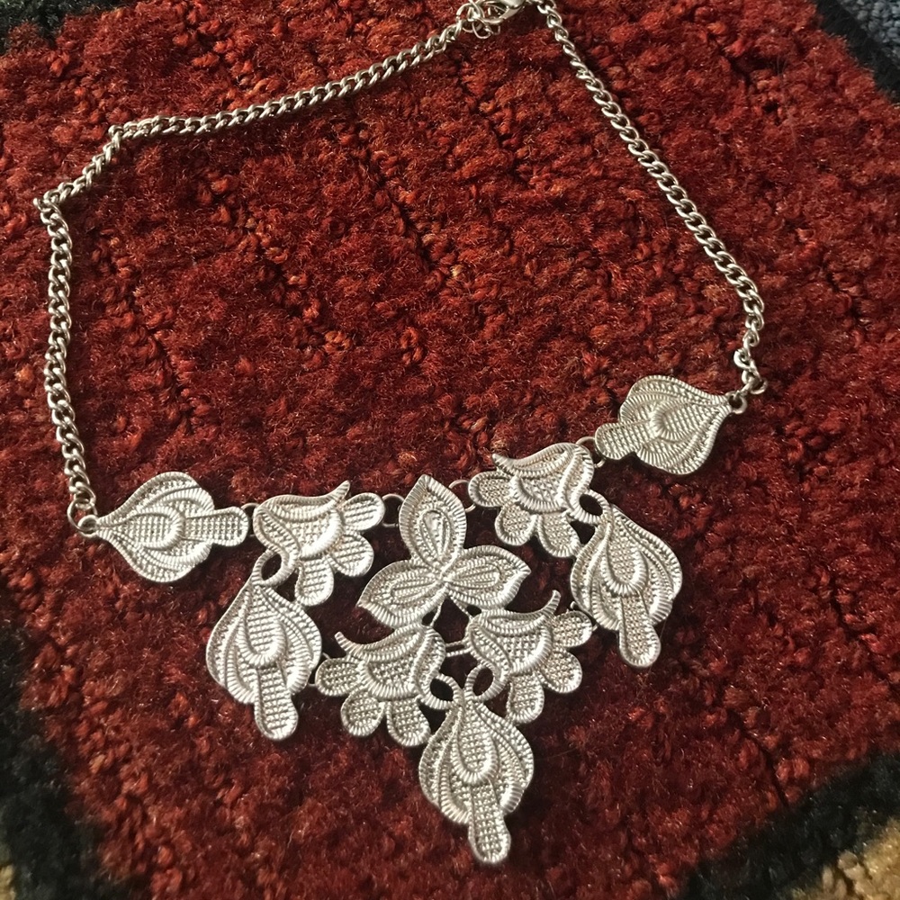Silver fashion  necklace