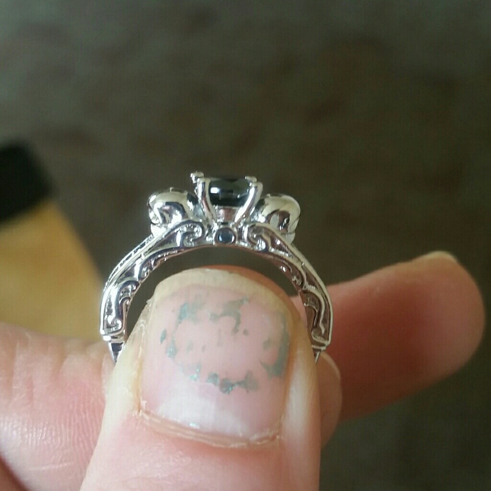 Women ring - Picture 2 of 4