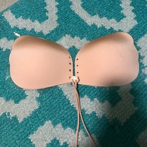 Strapless sticky bra