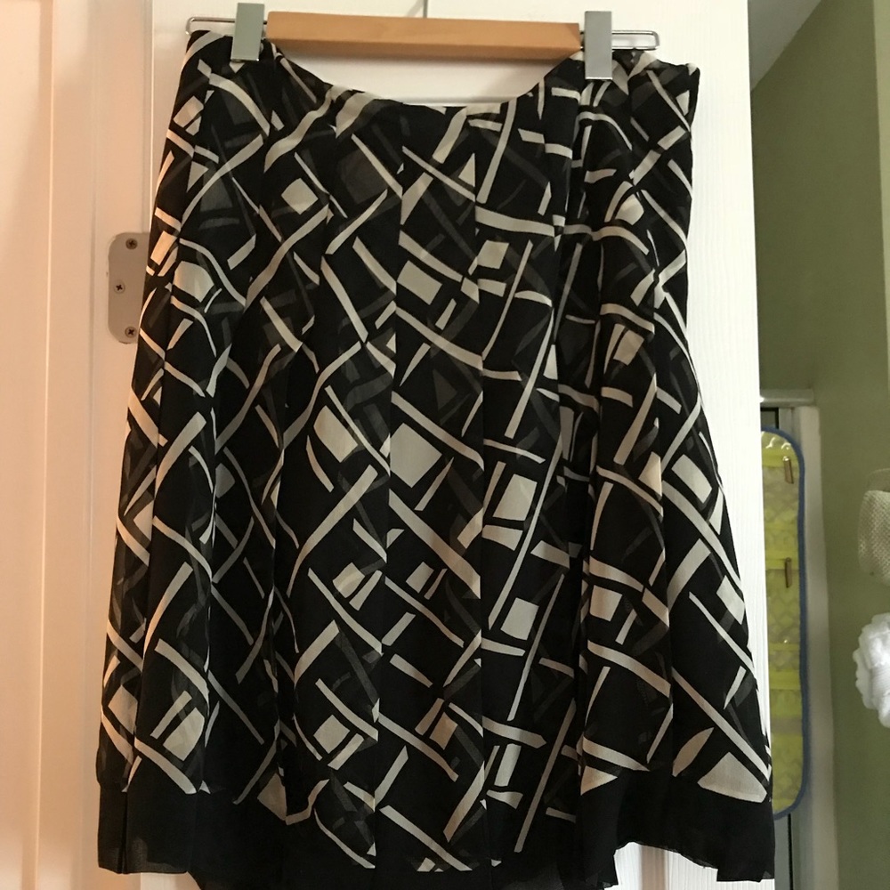 Black & white skirt