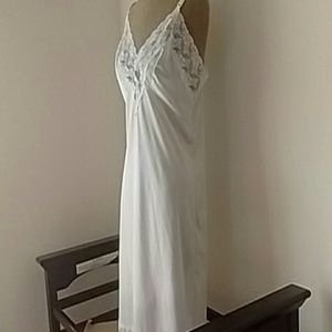 Vintage Ivory Full Slip With Lace Vintage Ivory Full Slip With Lace