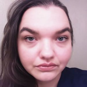 Meet your Posher, Caitlin