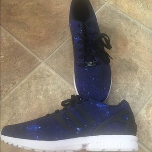 LIKE NEW MEN's ZX FLUX