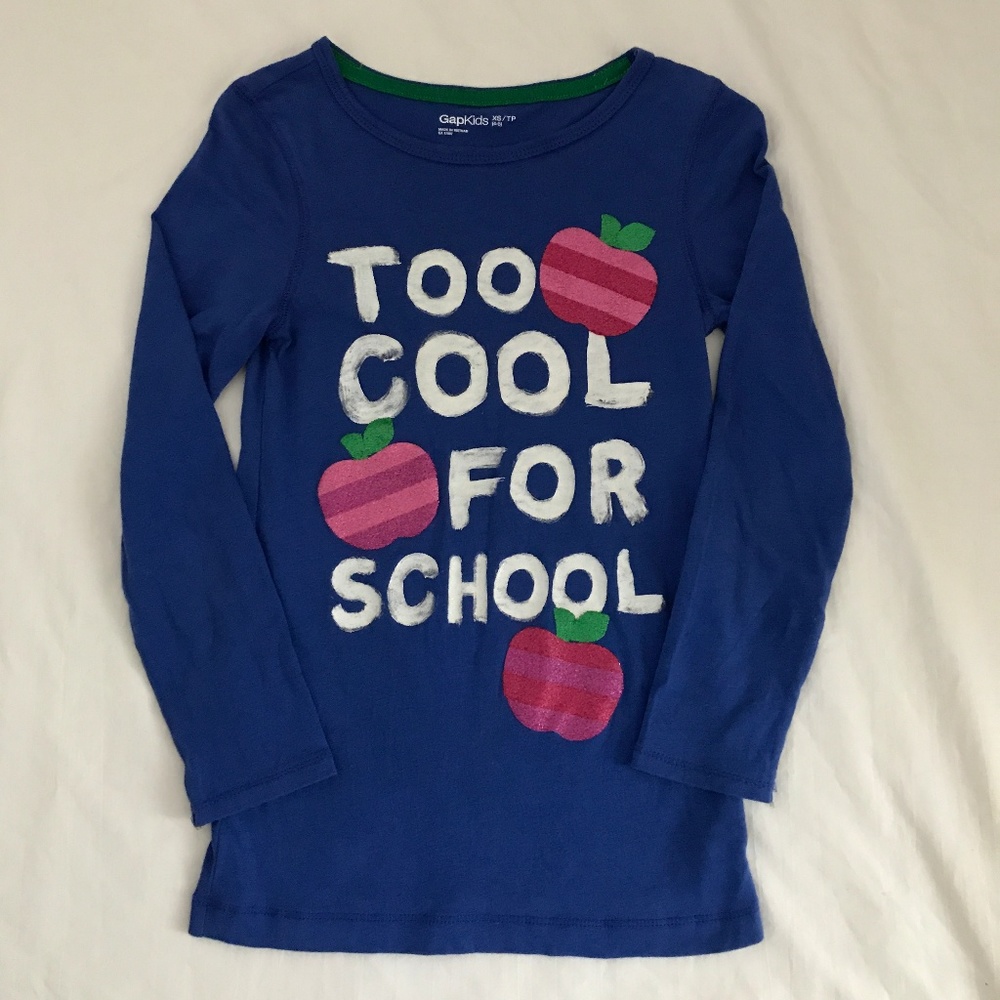 Gap True Colors "Too Cool for School" tee XS 4 5