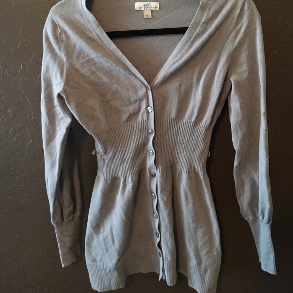 Grey cardigan, form fitting and light weight