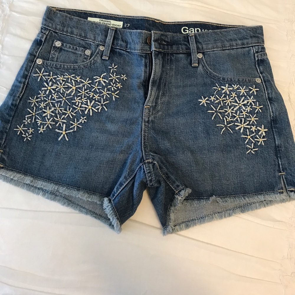 Gap jean shorts with embroidery