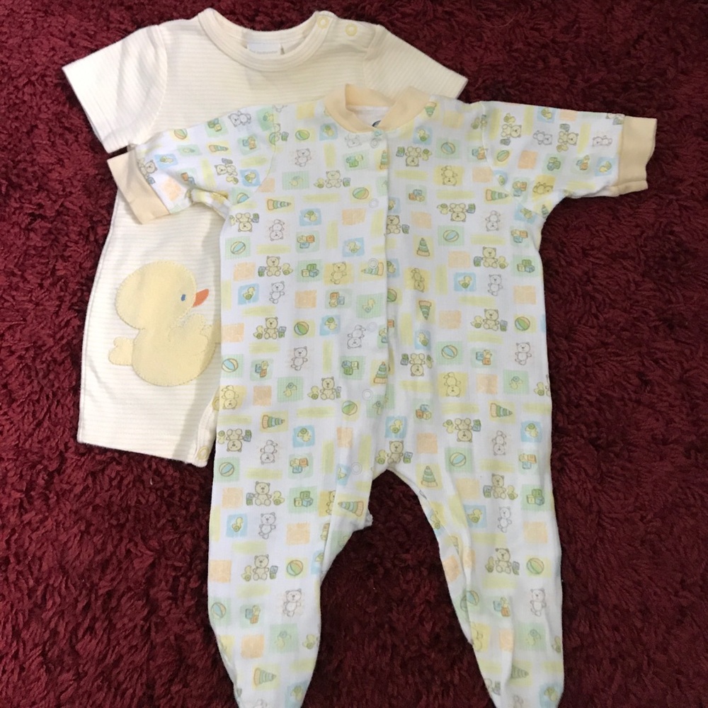 Unisex yellow onesie set and footie