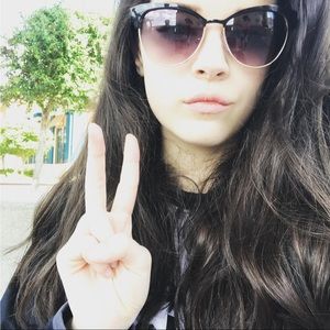 Meet your Posher, Abigail