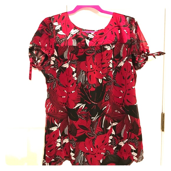 Short sleeve blouse - Picture 1 of 2