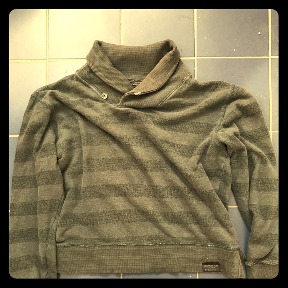 Calvin Klein Men's Blue Stripped Sweater. Large.