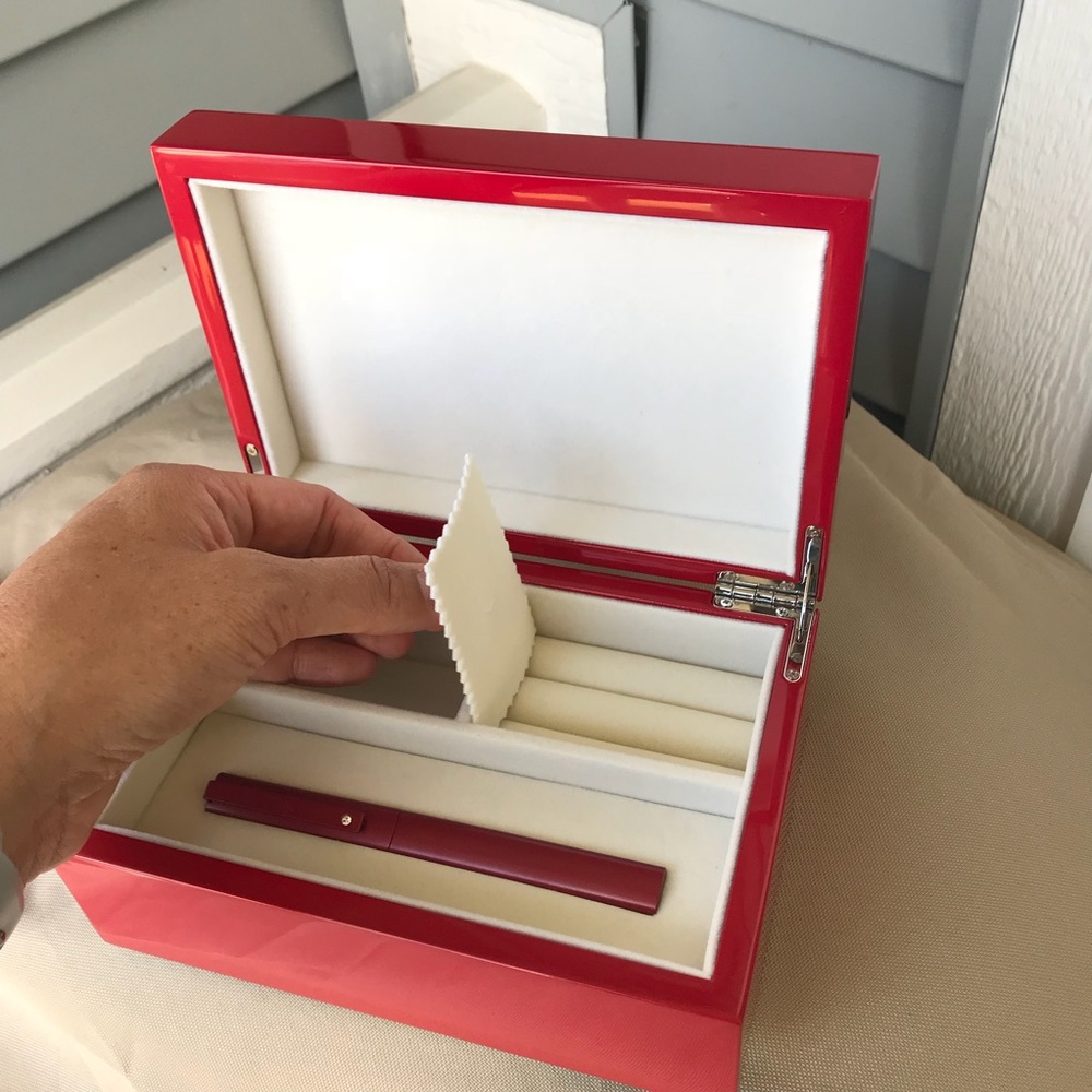 Red Jewelry And Notes Box. - Picture 4 of 8