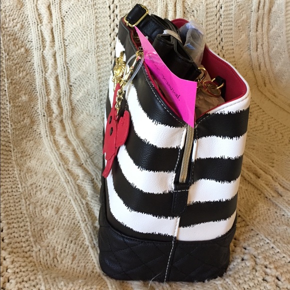 Betsey Johnson stripe shopper crab charm NWT! - Picture 7 of 8
