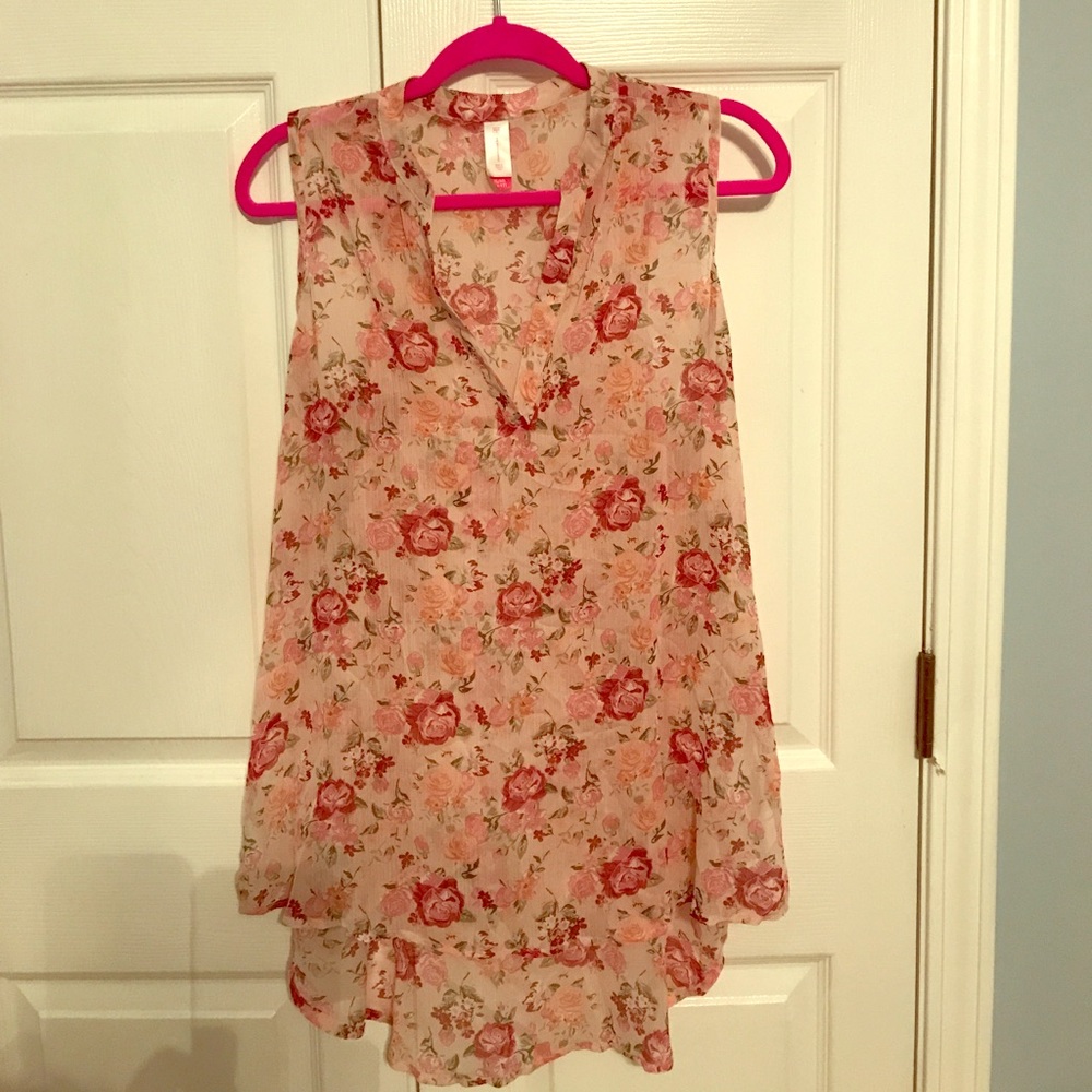 Sleeveless blouse