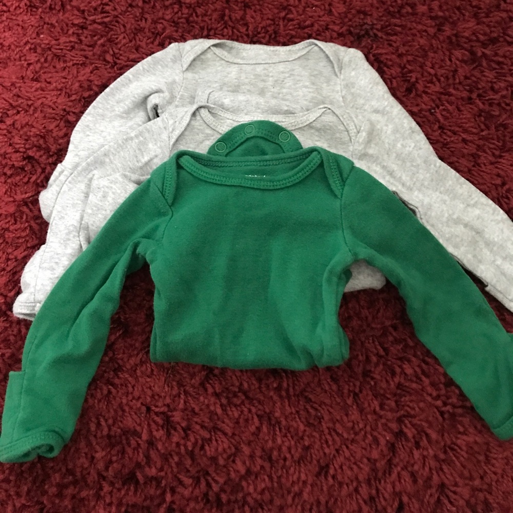 3 long sleeve onesies
