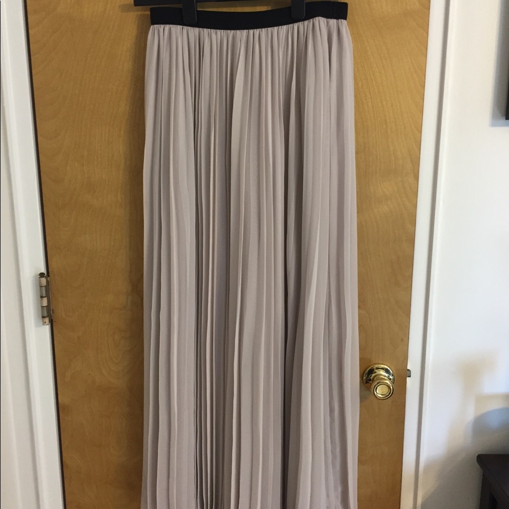 Jennifer Lopez Blush Pink Pleated Maxi Skirt