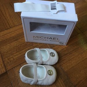 Michael Kors White Baby Faye Quilted Mary Jane Sz1
