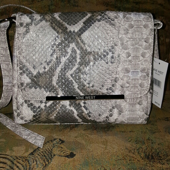 Nine West crossbody - Picture 4 of 4