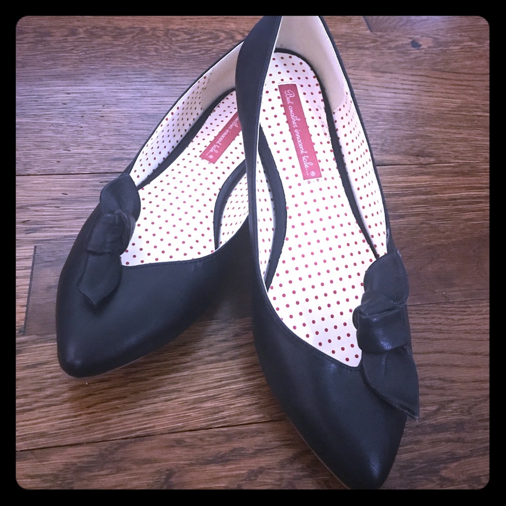 Modcloth BAIT black bow flats