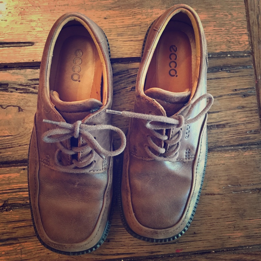 Ecco youth size 4 dress shoes