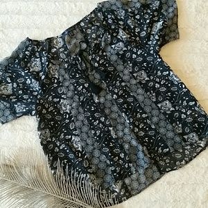 American Eagle Blue Floral Peasant Top American Eagle Blue Floral Peasant Top