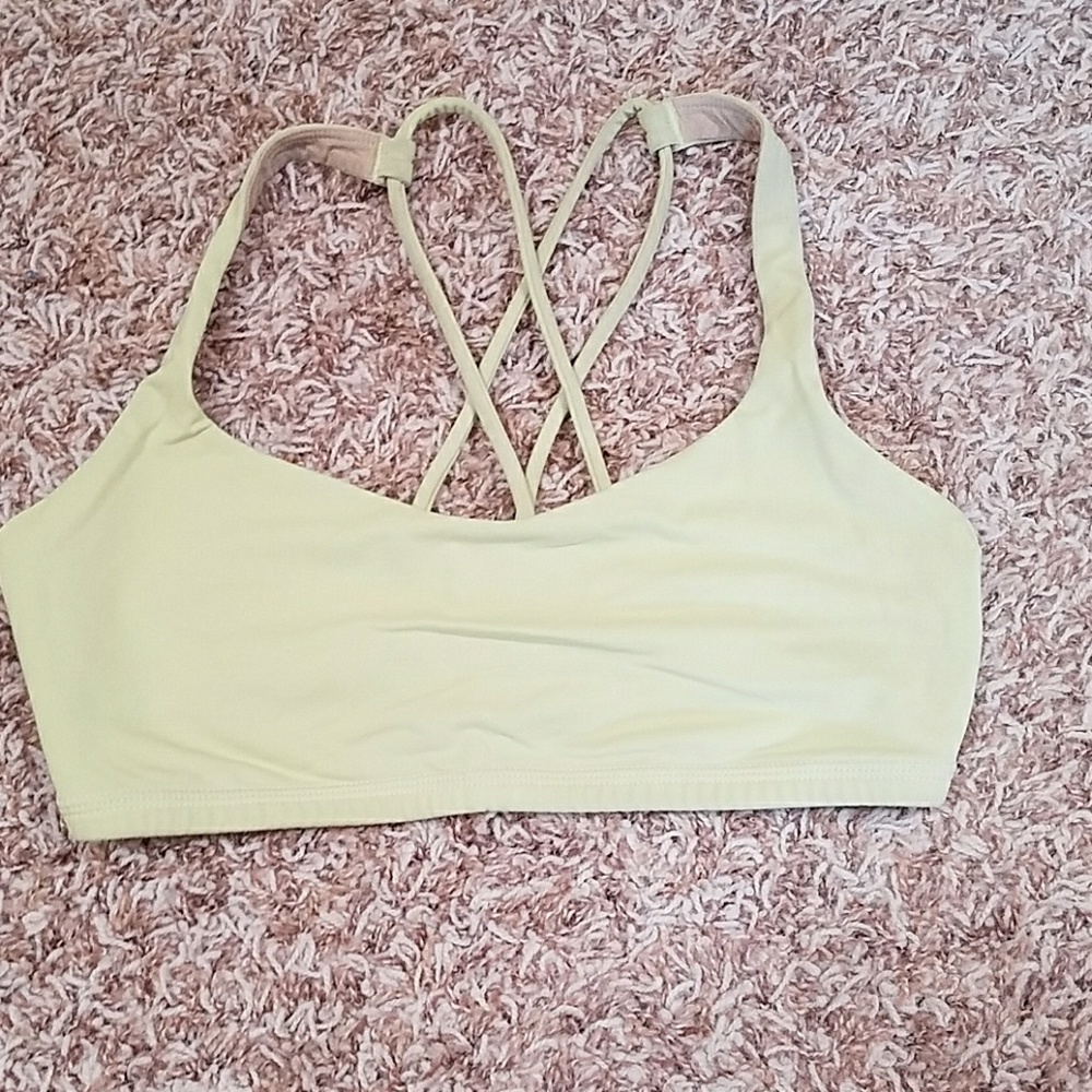 Lululemon Free to Be Bra